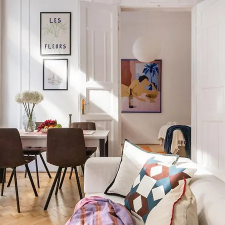 Apartment Discover Your Retreat-walk To Downtown *