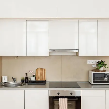 Discover Your Retreat-walk To Downtown Apartment