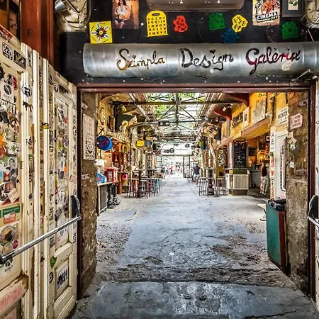 Discover Your Retreat-walk To Downtown