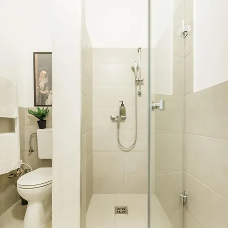 Discover Your Retreat-walk To Downtown Apartman *