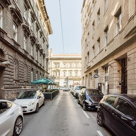 Discover Your Retreat-walk To Downtown Apartman *