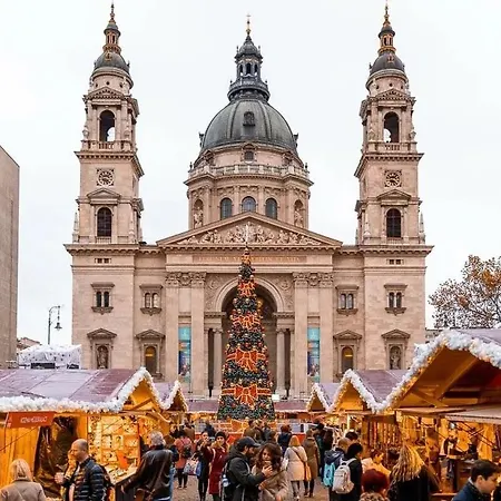 Discover Your Retreat-walk To Downtown Apartman Budapest