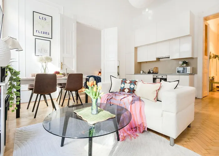 Discover Your Retreat-walk To Downtown *