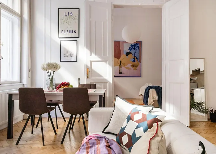 Daire Discover Your Retreat-walk To Downtown *