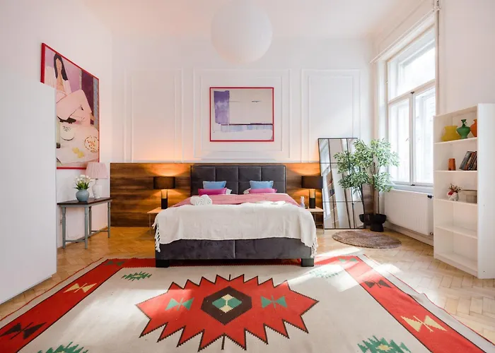 Discover Your Retreat-walk To Downtown *