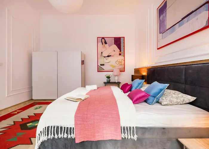 Daire Discover Your Retreat-walk To Downtown *