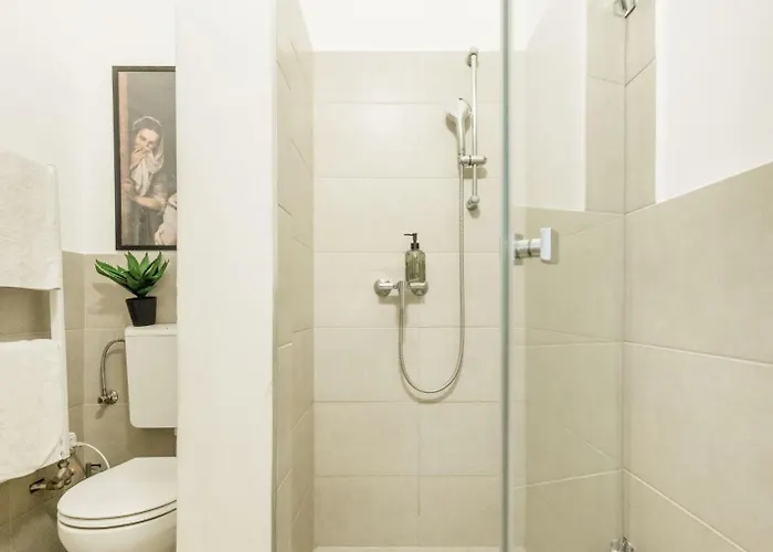 Discover Your Retreat-walk To Downtown Daire *