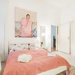 Discover Your Retreat-walk To Downtown Appartement Boedapest