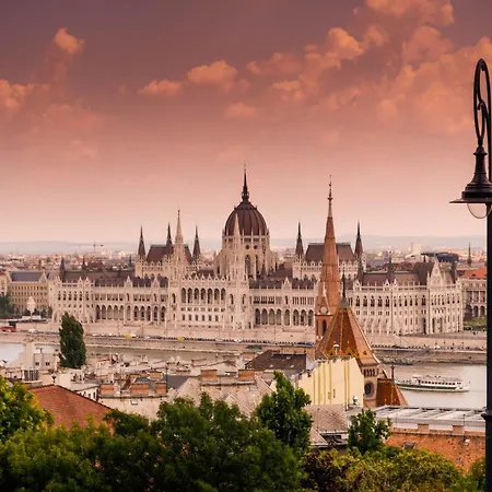 Apartamento Discover Your Retreat-walk To Downtown *